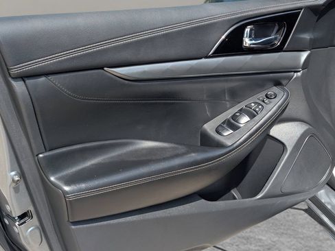 Used 2022 Nissan Maxima SV w/ Floor Mat Group FWD image 14