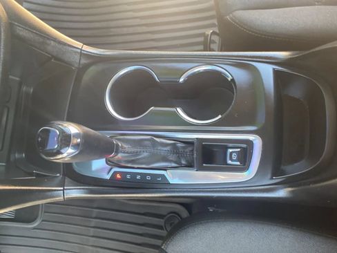 Used 2019 Chevrolet Equinox LT FWD image 22