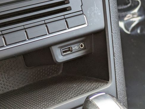 Used 2017 Volkswagen Tiguan Limited w/ Premium Package image 22