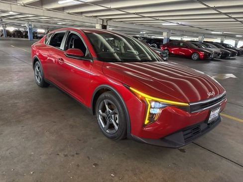 Certified 2025 Kia K4 LXS image 3