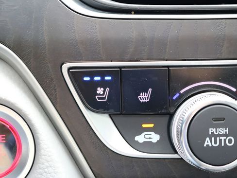 Used 2018 Honda Accord Touring image 24