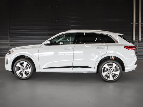 New 2026 Audi Q5 Premium Plus AWD/4WD image 16