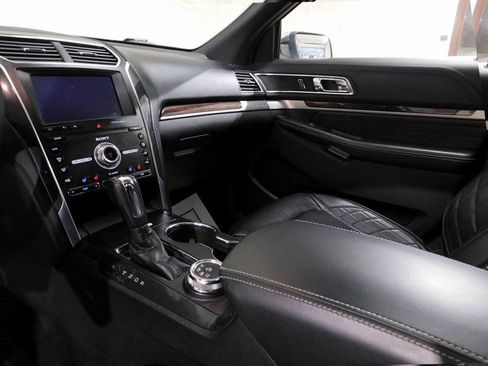 Used 2019 Ford Explorer Platinum image 71