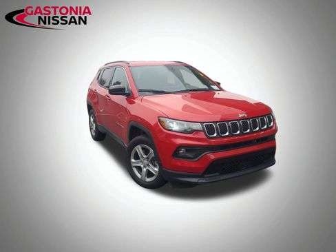 Used 2024 Jeep Compass Latitude image 38