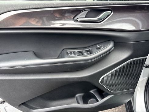 Certified 2022 Jeep Grand Cherokee Altitude image 12