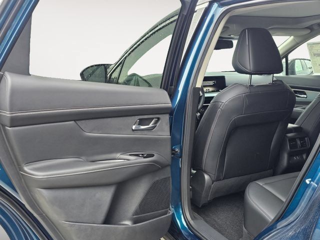 Used 2025 Nissan Murano SL AWD/4WD image 17