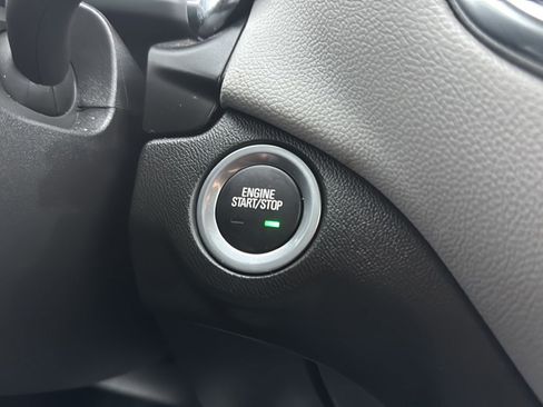 Used 2023 Chevrolet Equinox LS w/ LS Convenience Package image 32