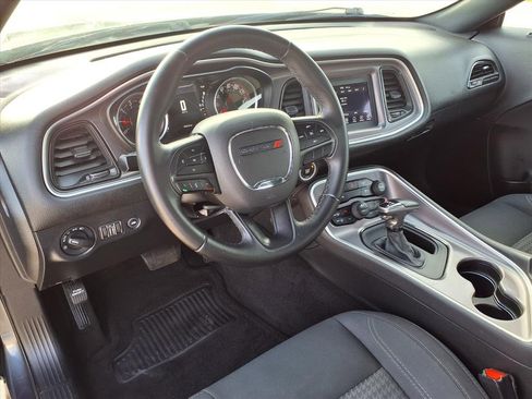 Used 2019 Dodge Challenger SXT image 10