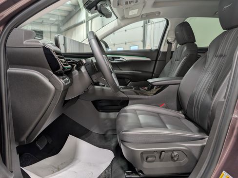 Used 2024 Buick Envision Avenir image 14