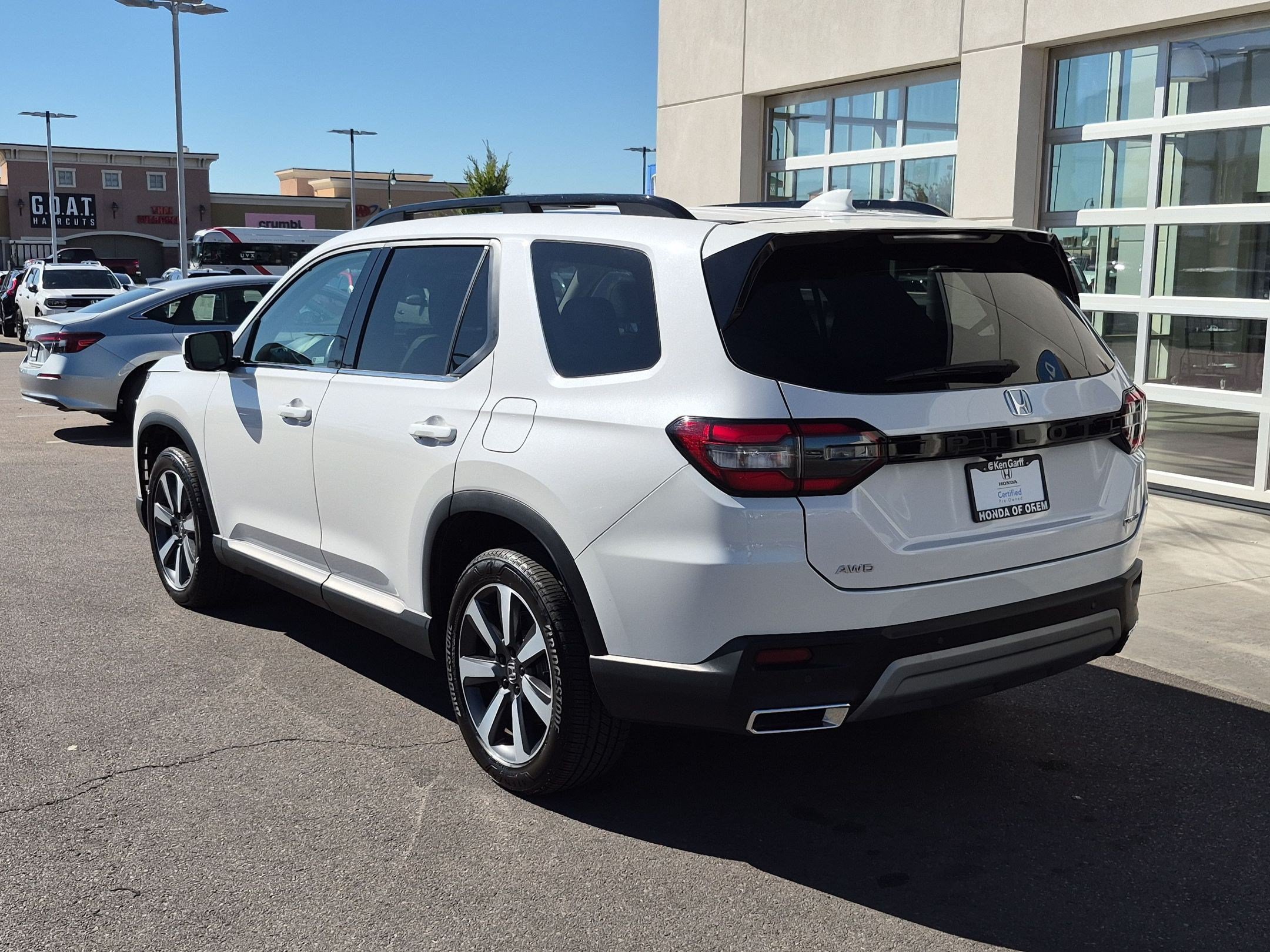 Certified 2025 Honda Pilot Touring image 8