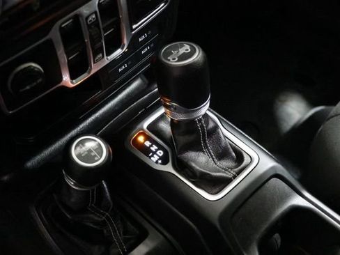 Used 2018 Jeep Wrangler Unlimited Sahara w/ Cold Weather Group image 31