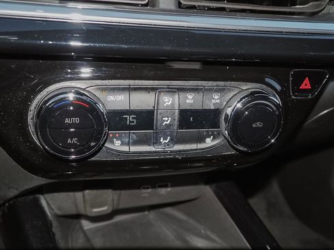 Certified 2024 Chevrolet Trax RS w/ Sunroof Package image 16