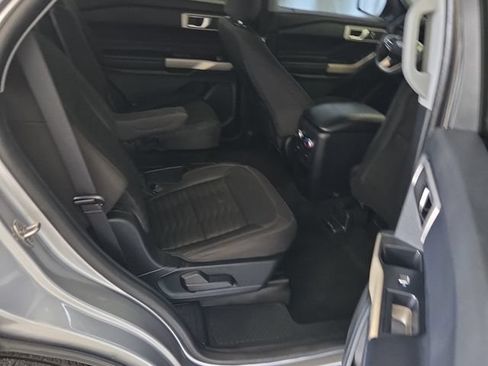 Used 2021 Ford Explorer XLT RWD image 10