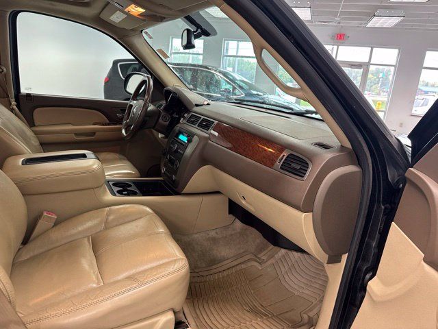 Used 2007 GMC Yukon SLT w/ SLT Preferred Equipment Group AWD/4WD image 24