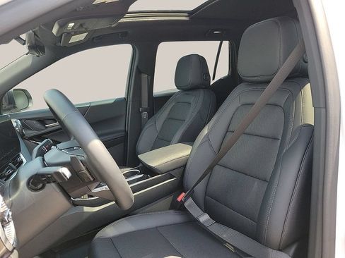 Used 2027 Chevrolet Equinox LT w/ Convenience Package II FWD image 11