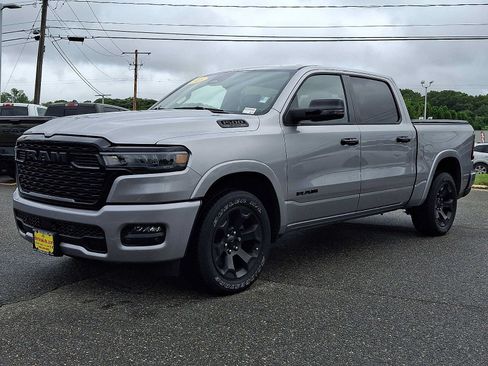 Used 2025 RAM 1500 Big Horn AWD/4WD image 3