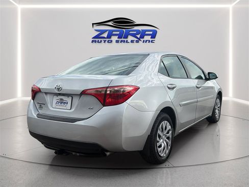 Used 2017 Toyota Corolla LE w/ Carpet Mat Package (TMS) FWD image 7