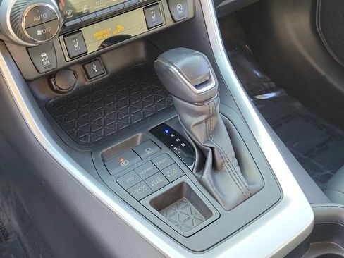 Used 2020 Toyota RAV4 XLE Premium AWD/4WD image 25