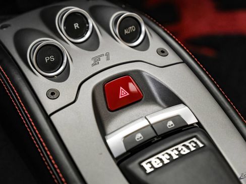Used 2014 Ferrari 458 Italia Coupe RWD image 70