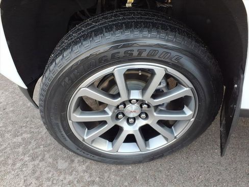 Used 2022 GMC Canyon Denali image 9