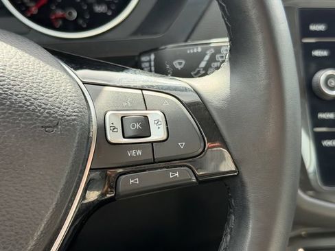 Used 2019 Volkswagen Tiguan SE FWD image 21