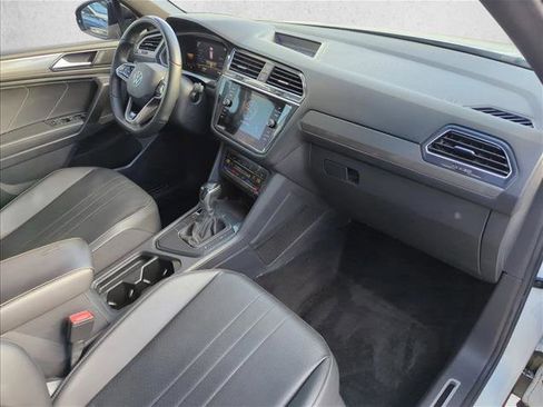 Used 2022 Volkswagen Tiguan SE R-Line image 25