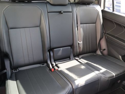 Used 2022 Volkswagen Tiguan SE R-Line FWD image 33