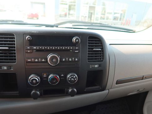Used 2009 Chevrolet Silverado 2500 W/T image 13
