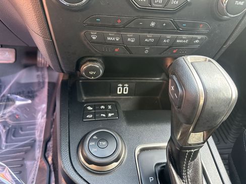 Used 2020 Ford Ranger Lariat w/ Equipment Group 501A Mid image 11