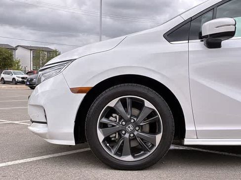 Used 2024 Honda Odyssey Elite image 14