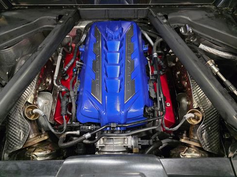 Used 2020 Chevrolet Corvette Stingray Preferred Cpe w/ 2LT Preferred Equipment Group RWD image 3