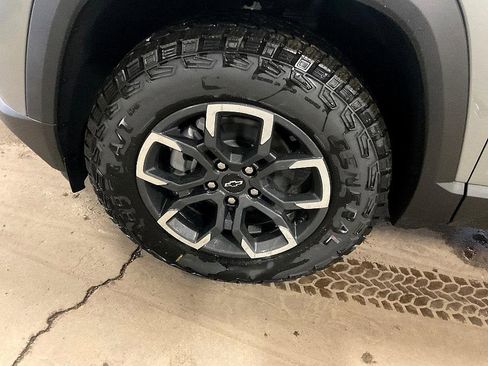 New 2026 Chevrolet Equinox ACTIV w/ Convenience Package III image 15