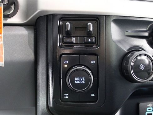 Used 2024 Ford F350 XLT w/ FX4 Off-Road Package image 25
