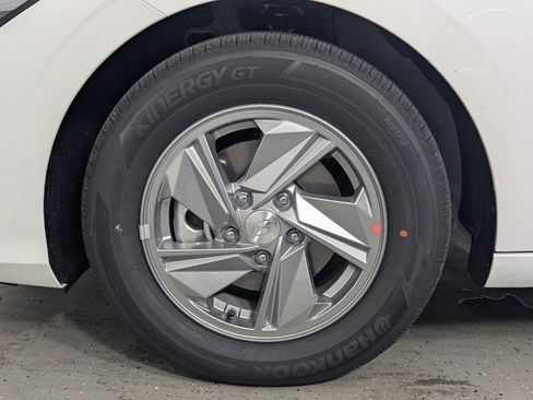 New 2026 Hyundai Elantra SE image 9