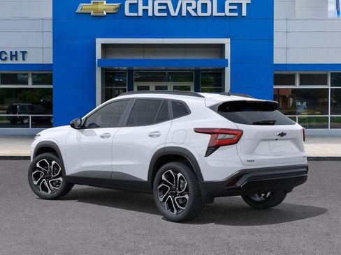 New 2026 Chevrolet Trax RS w/ Sunroof Package FWD image 3