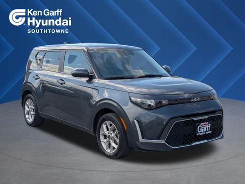 Used 2024 Kia Soul LX w/ Option Group 015 FWD image 1