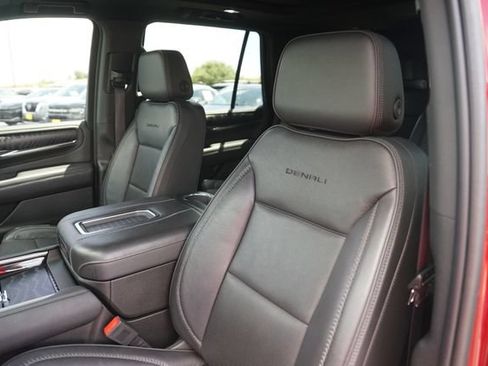 Used 2023 GMC Yukon Denali AWD/4WD image 10