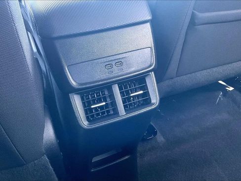 Used 2025 Chevrolet Equinox LT AWD/4WD image 12