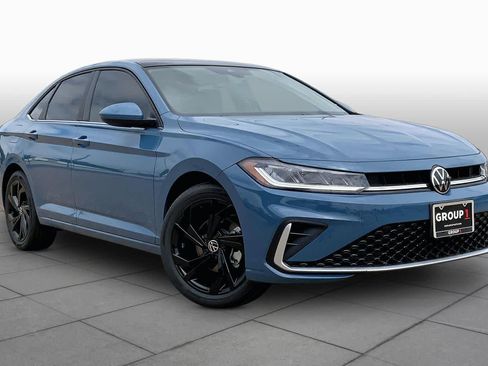 New 2026 Volkswagen Jetta SE FWD image 2