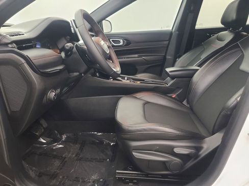 Used 2024 Jeep Compass Trailhawk image 24