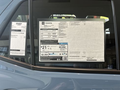 New 2026 Toyota 4Runner SR5 AWD/4WD image 30