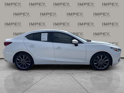 Used 2018 MAZDA MAZDA3 Touring image 5
