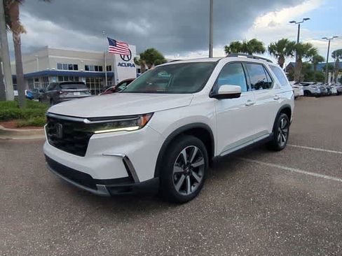Used 2023 Honda Pilot Elite image 4