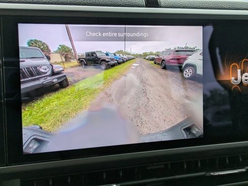 New 2025 Jeep Gladiator Sport image 18