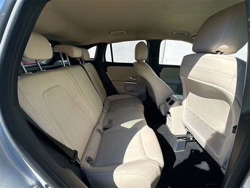 Used 2021 Mercedes-Benz GLA 250 w/ Premium Package image 27