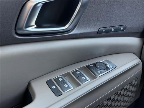 New 2026 Kia Carnival EX image 24