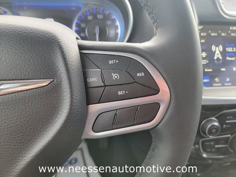 Used 2022 Chrysler 300 Touring L RWD image 20