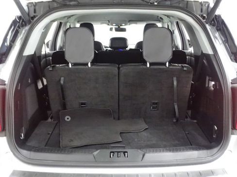 Used 2023 Ford Explorer Limited AWD/4WD image 16