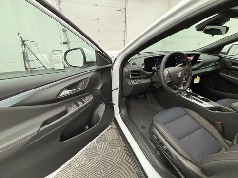 New 2026 Buick Envista Preferred image 13