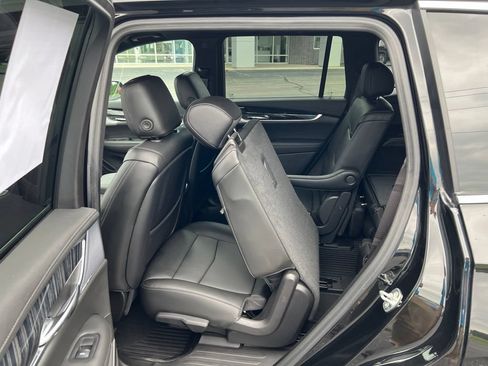 Used 2024 Cadillac XT6 Premium Luxury w/ Technology Package AWD/4WD image 24